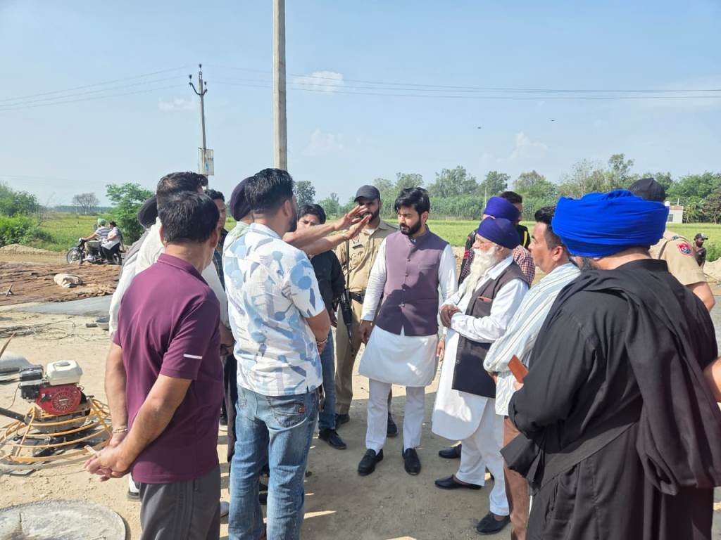 ਵਿਧਾਇਕ ਡਾ ਇਸਾਂਕ ਨੇ 1 ਕਰੋੜ ਦੀ ਲਾਗਤ ਨਾਲ ਬਣ ਰਹੀ ਚੱਬੇਵਾਲਜਿਆਣ ਮੰਡੀ ਸੜਕ ਨਿਰਮਾਣ ਕਾਰਜ ਦਾ ਕੀਤਾ ਨਿਰੀਖਣ